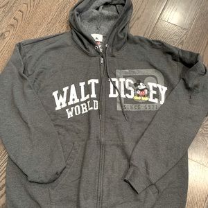 Men’s L Walt Disney World Park hoodie.
